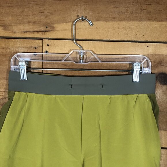 Lululemon 2 Tone Activewear Exercise Running Shorts Mens Size Medium Pockets - Picture 2 of 11